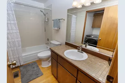 7705 S Fulton Park Pl, Portland, OR 97219 - Photo 17