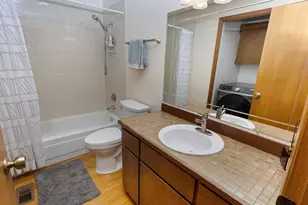 7705 S Fulton Park Pl, Portland, OR 97219 - Photo 17