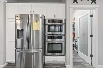 2728 Hallmark Ln, Eugene, OR 97402 - Photo 15