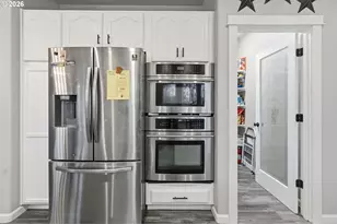 2728 Hallmark Ln, Eugene, OR 97402 - Photo 15