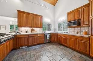 21 Del Prado St, Lake Oswego, OR 97035 - Photo 15