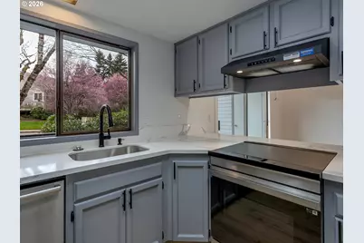 6228 Meridian Cir #7, West Linn, OR 97068 - Photo 5