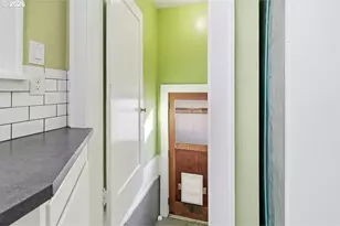 996 W 8th Ave, Eugene, OR 97402 - Photo 29