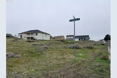 40 McFarland Ave, Umatilla, OR 97882 - Photo 1
