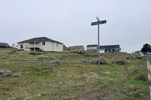 40 McFarland Ave, Umatilla, OR 97882 - Photo 1