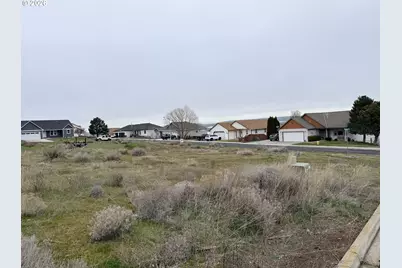 40 McFarland Ave, Umatilla, OR 97882 - Photo 3