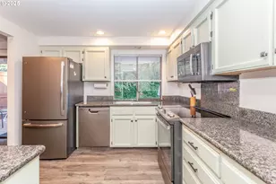 10054 SW Erie Ct, Tualatin, OR 97062 - Photo 7