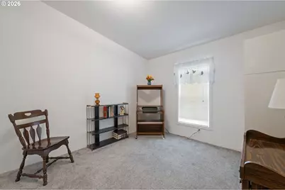 301 Deal St, Junction City, OR 97448 - Photo 25