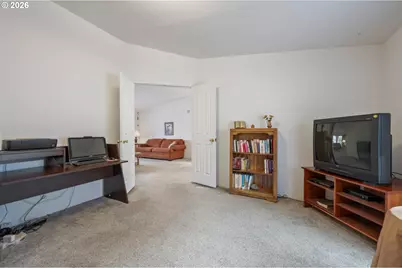 301 Deal St, Junction City, OR 97448 - Photo 17