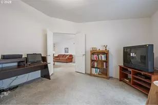 301 Deal St, Junction City, OR 97448 - Photo 17