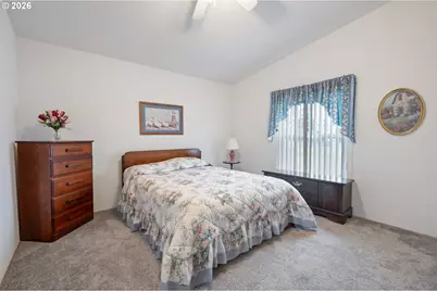 301 Deal St, Junction City, OR 97448 - Photo 23