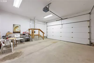 301 Deal St, Junction City, OR 97448 - Photo 31