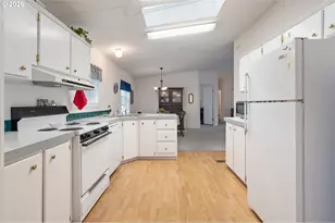 301 Deal St, Junction City, OR 97448 - Photo 13