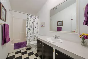 301 Deal St, Junction City, OR 97448 - Photo 27