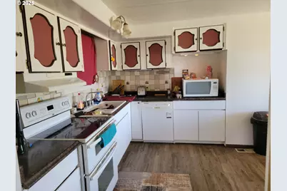 57580 Fall Rd, Christmas Valley, OR 97641 - Photo 7