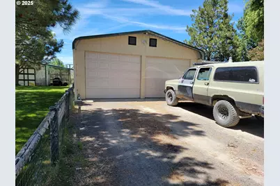 57580 Fall Rd, Christmas Valley, OR 97641 - Photo 27