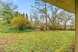 452 S 4th St, Springfield, OR 97477 - Photo 17