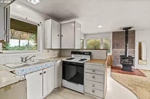 452 S 4th St, Springfield, OR 97477 - Photo 11