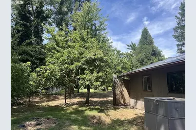 344 Peckerwood Ln, Grants Pass, OR 97527 - Photo 5