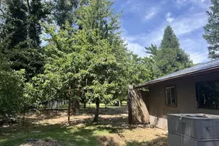 344 Peckerwood Ln, Grants Pass, OR 97527 - Photo 5