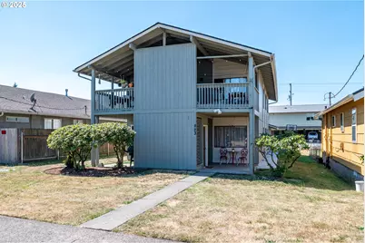 823 8th Ave, Longview, WA 98632 - Photo 1