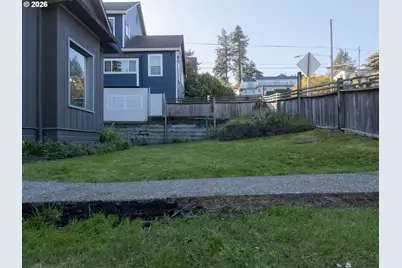 861 Fir Ave, Coos Bay, OR 97420 - Photo 39