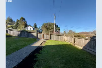 861 Fir Ave, Coos Bay, OR 97420 - Photo 37