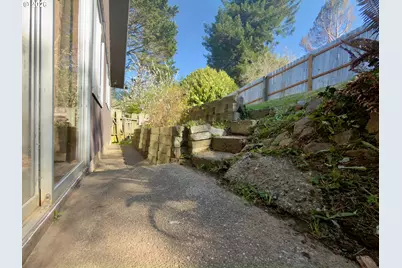 861 Fir Ave, Coos Bay, OR 97420 - Photo 31