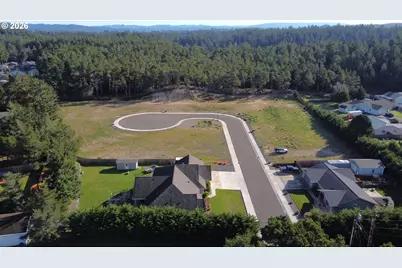 1020 Park Pl, Coos Bay, OR 97420 - Photo 1