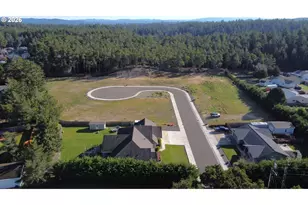 1020 Park Pl, Coos Bay, OR 97420 - Photo 1