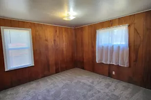 975 Johnson Ave, Cottage Grove, OR 97424 - Photo 9