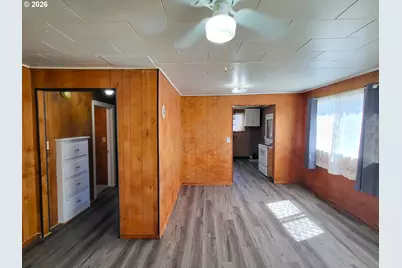 975 Johnson Ave, Cottage Grove, OR 97424 - Photo 3