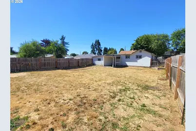 975 Johnson Ave, Cottage Grove, OR 97424 - Photo 11