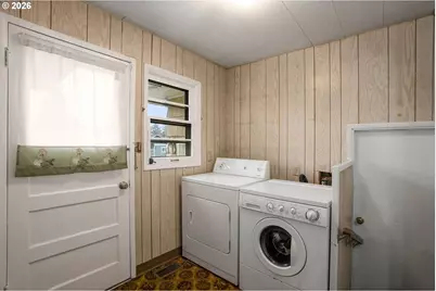 4212 SE Glenwood St, Portland, OR 97206 - Photo 17