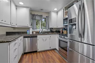 292 SE Academy St, Dallas, OR 97338 - Photo 9