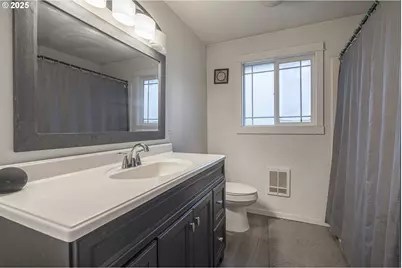 292 SE Academy St, Dallas, OR 97338 - Photo 17