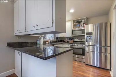 292 SE Academy St, Dallas, OR 97338 - Photo 13