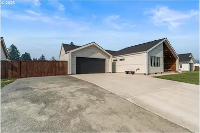 202 W Oak St, Yacolt, WA 98675 - Photo 5