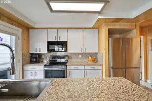 342 N Pacific St, Rockaway Beach, OR 97136 - Photo 13