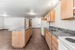 22010 S Leslie Ave, Beavercreek, OR 97004 - Photo 7