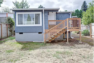 8425 N Swenson St, Portland, OR 97203 - Photo 33