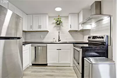 8425 N Swenson St, Portland, OR 97203 - Photo 15