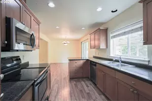 15817 NE Everett Ct, Portland, OR 97230 - Photo 13