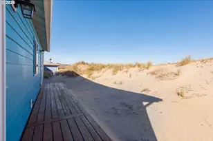 105 NW Oceania Dr, Waldport, OR 97394 - Photo 27