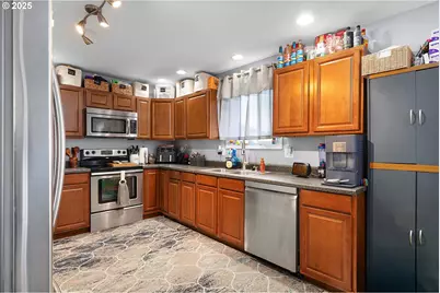 830 W Kenwood St, Roseburg, OR 97471 - Photo 11