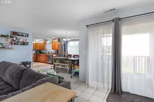 830 W Kenwood St, Roseburg, OR 97471 - Photo 7