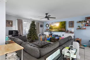 830 W Kenwood St, Roseburg, OR 97471 - Photo 5