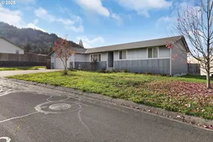 830 W Kenwood St, Roseburg, OR 97471 - Photo 27