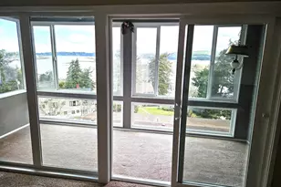 290 N 3rd Ct, Coos Bay, OR 97420 - Photo 5