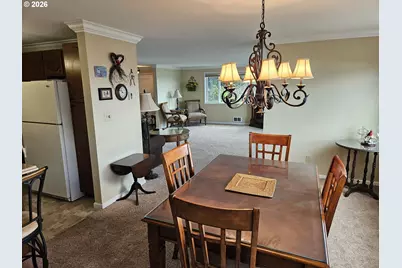 290 N 3rd Ct #1, Coos Bay, OR 97420 - Photo 9